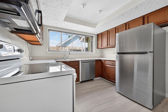 Building Photo - 8623 Riverside Walk Ln