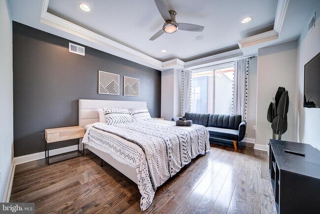 Building Photo - 1513 S Lambert St