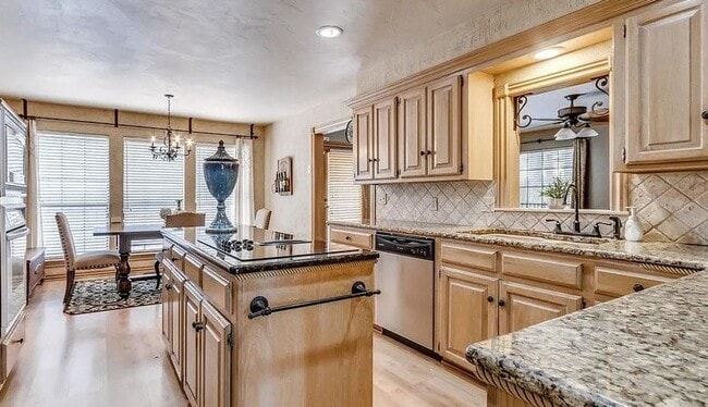 Building Photo - Massive 4BD/3BTH and 2 Car garage Home! Minutes from I-35