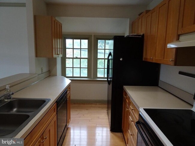 Building Photo - 222 Delaware St