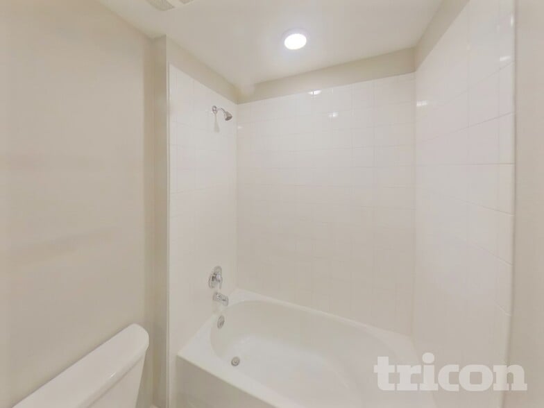 Building Photo - 1809 Princeton Ave