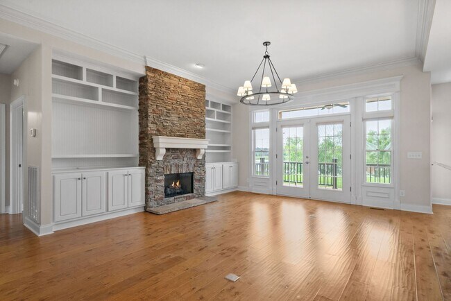 Building Photo - Pet Friendly Four Bedroom off Exit 8!