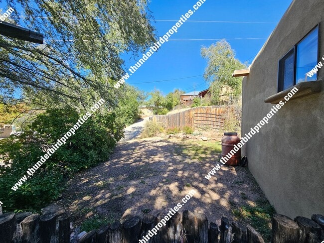 Building Photo - Charming Historic Tesuque Home – Fully Fur...