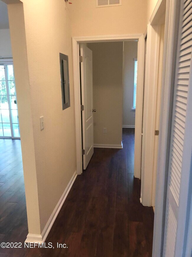 Building Photo - 4990 Key Lime Dr