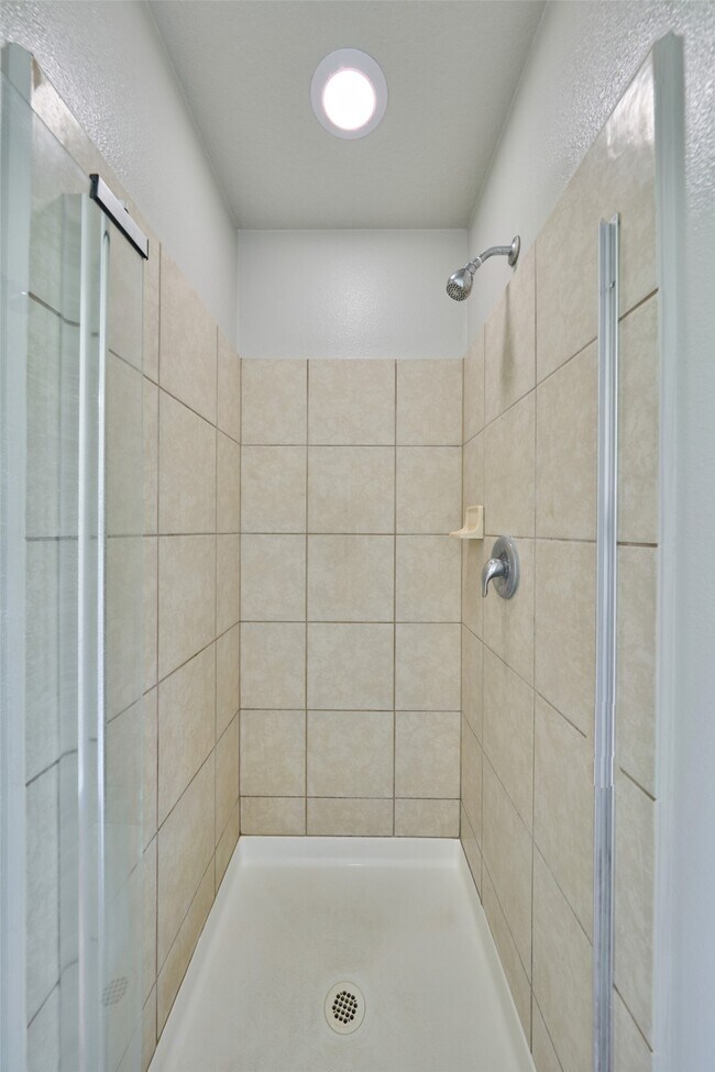 Building Photo - 9935 Knob Hollow Way