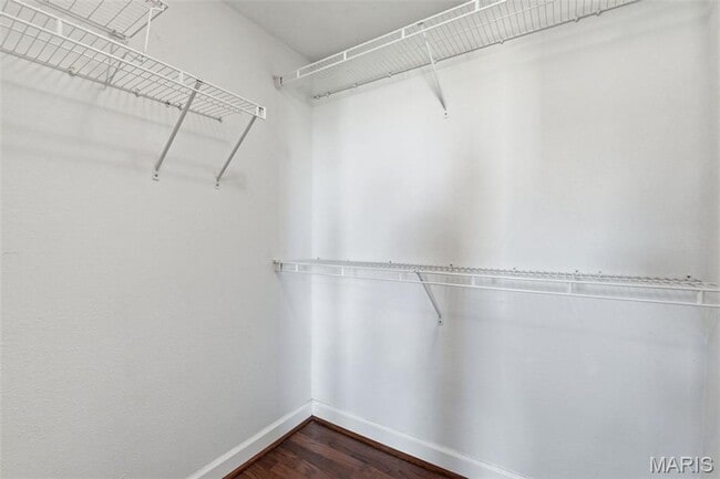 Building Photo - Partially Furnished West End Condo for Rent!