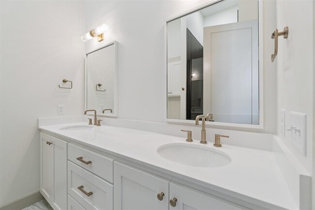 Building Photo - 18835 Selah Wy