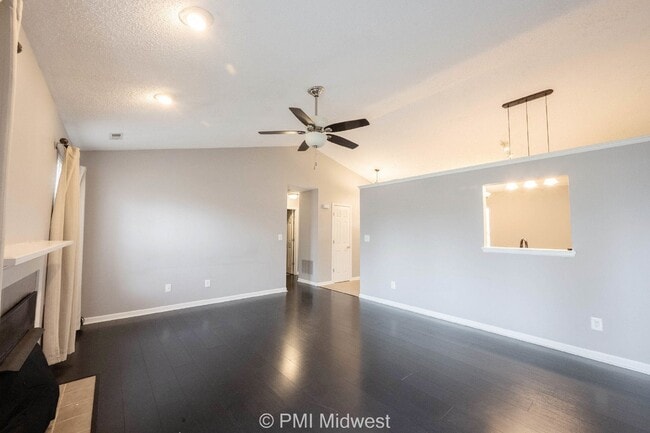 Building Photo - "Charming 3-Bed, 2-Bath Gem with 1323 Sq Ft of Comfort on Bitternut Drive!"