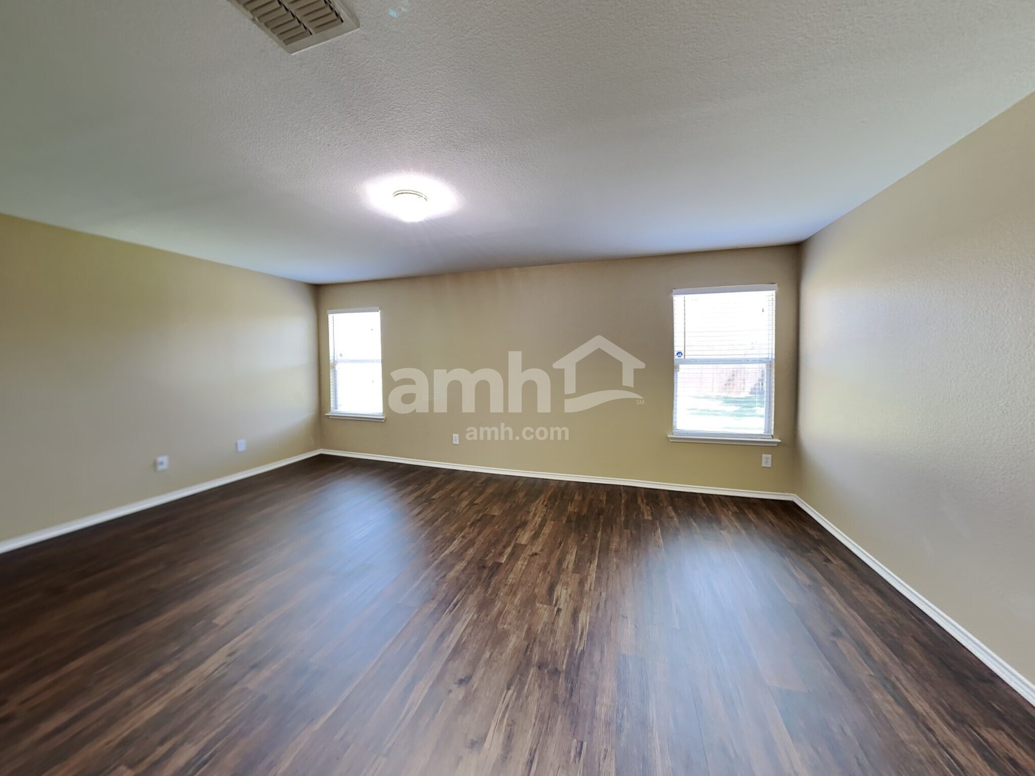 Building Photo - 4610 Elm Point Dr