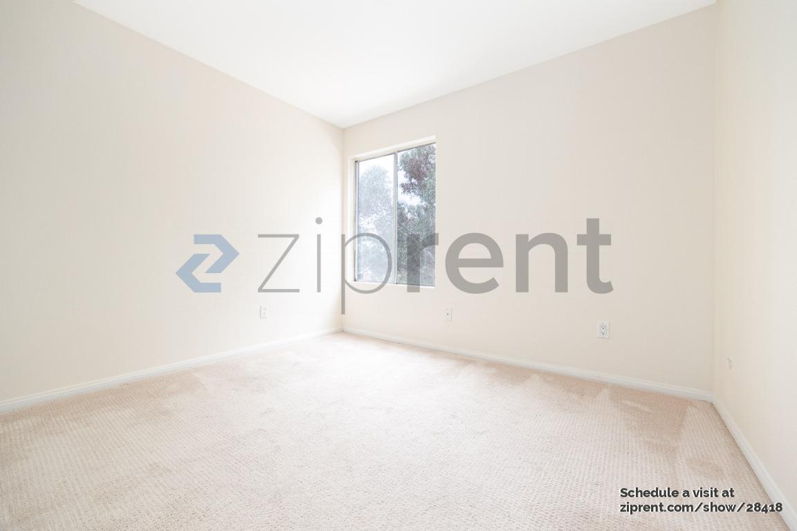 Building Photo - Unit 226