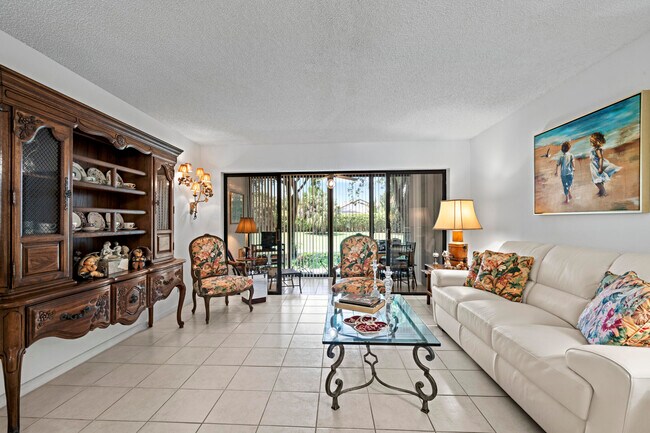 Building Photo - 5153 Oakhill Ln