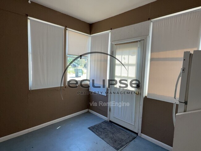 Building Photo - 1250 Orchard Ave