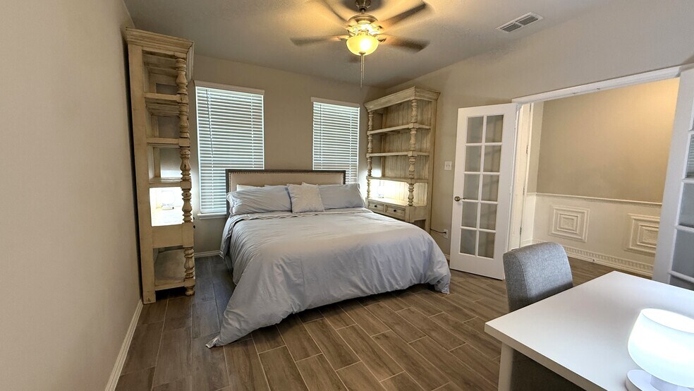 Building Photo - 5945 Hopkins Dr