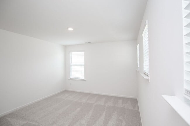 Building Photo - 101 Goshawk St