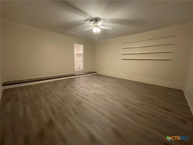 Building Photo - 169 Spring Branch Loop