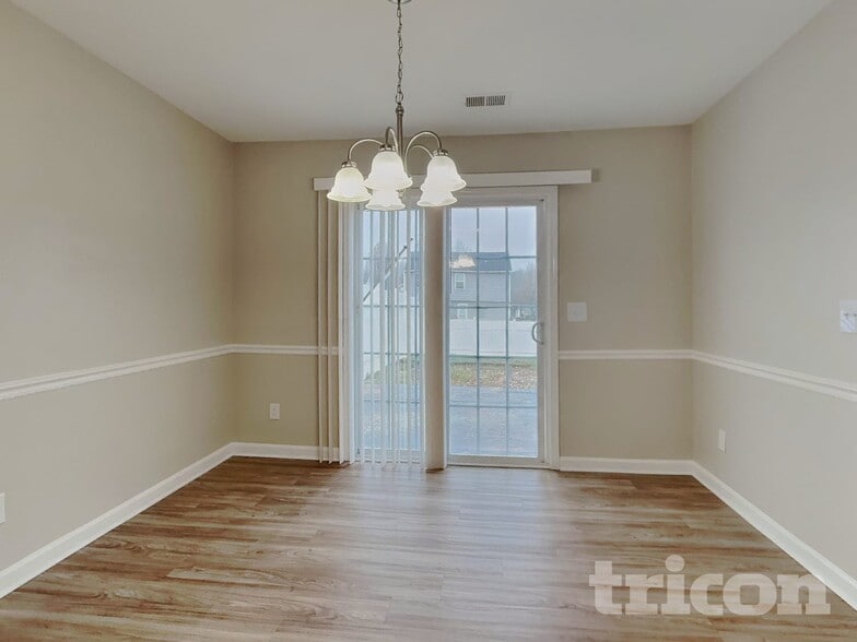 Building Photo - 1617 Faircrest Ln