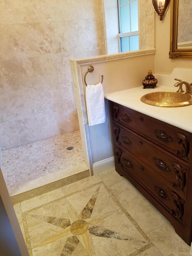 Building Photo - 212 St Johns Ave