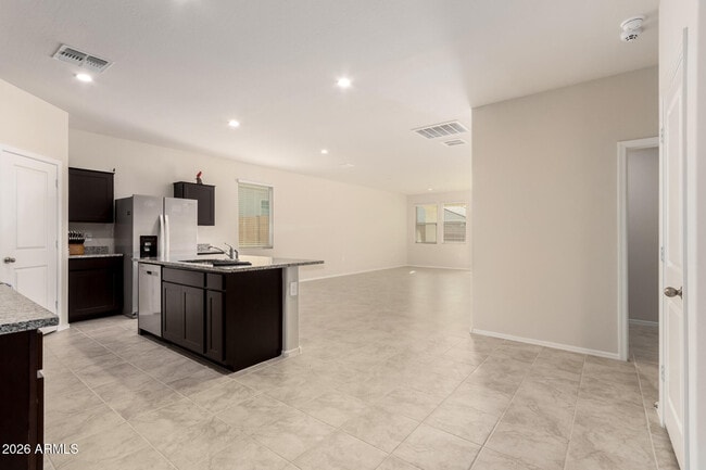 Building Photo - 5065 E Emery Rd