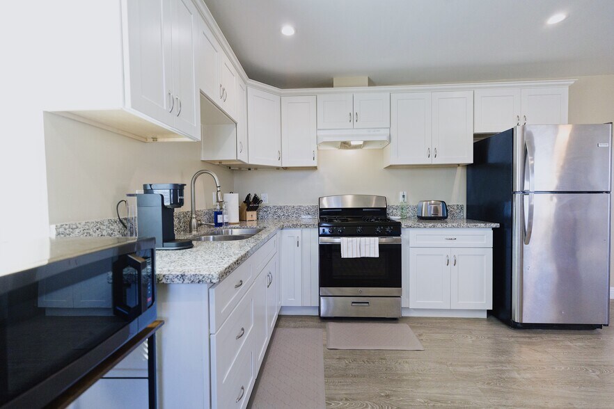 Building Photo - 5821 Madden Ave