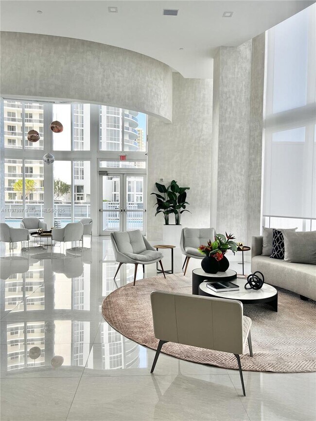 Building Photo - 15901 Collins Ave