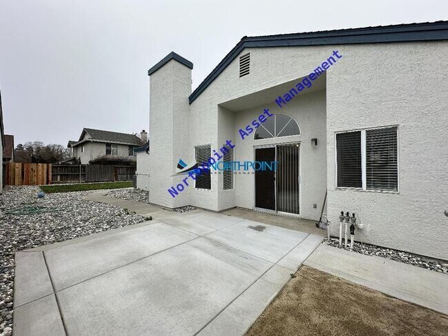 Building Photo - Remodeled 3BD/2BA Gem in Vintage Park