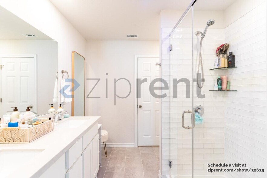 Building Photo - 15705 Singh Dr