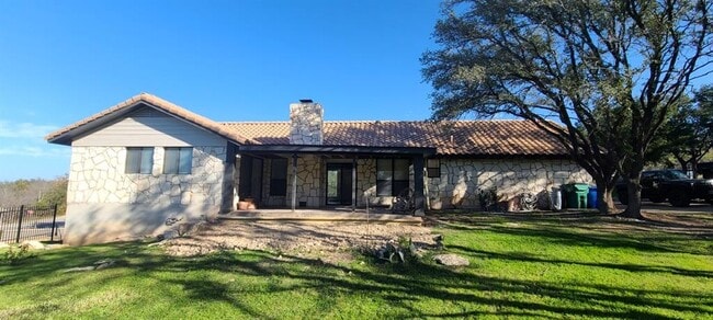 Building Photo - 1723 Lakeway Blvd