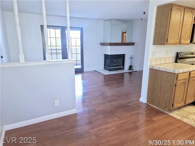 Building Photo - Inviting 2-Bedroom Condo with Pool, Spa & ...