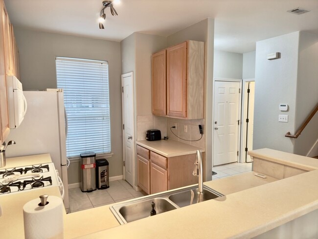 Building Photo - 2 Bedroom Townhome in Westcreek Ranch