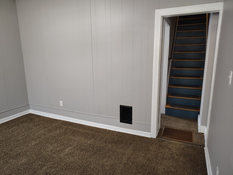 Living room - 20 Averill St