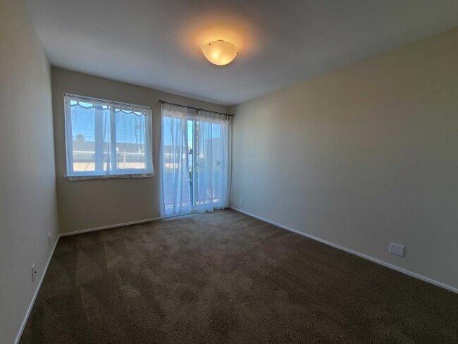 Building Photo - 2 bedroom in San Francisco CA 94114