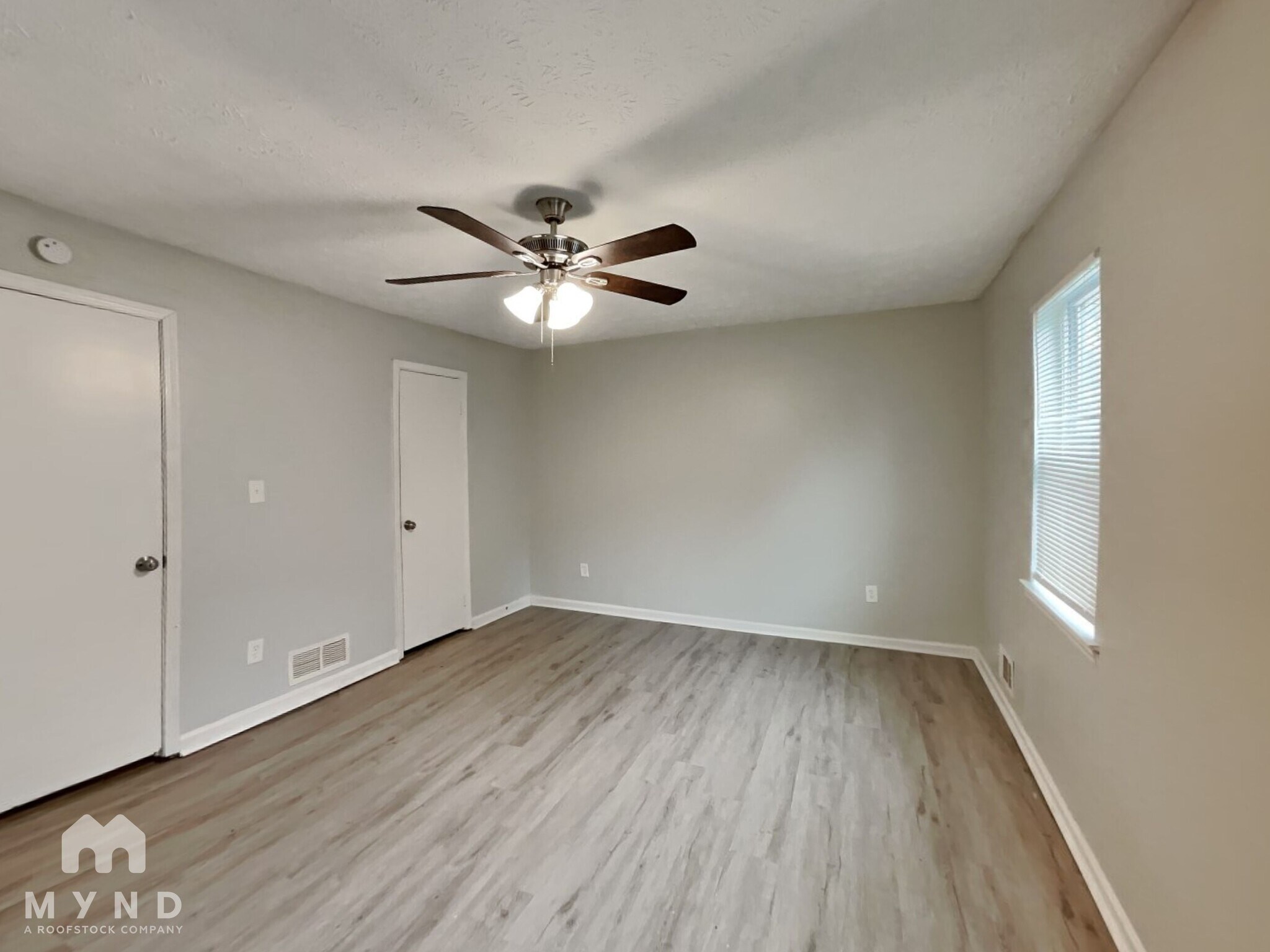 Building Photo - 2870 Woodhollow Ln