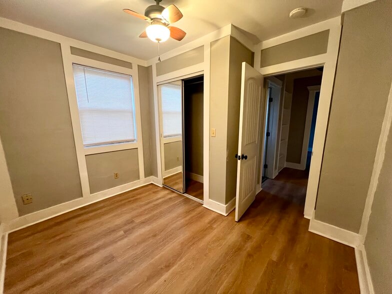 Building Photo - 307 W South St