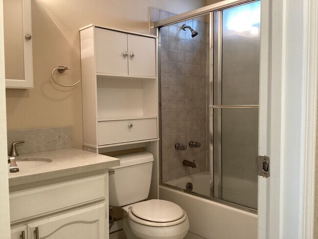 Building Photo - 4114 W Regency Ave