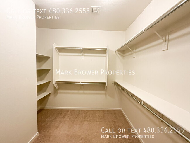 Building Photo - 2914 E Sands Dr