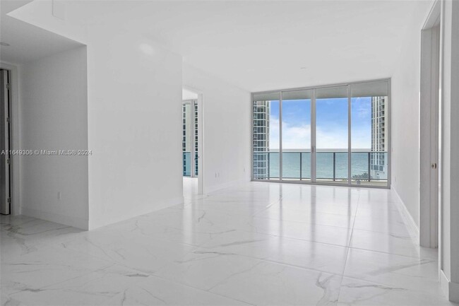 Building Photo - 17550 Collins Ave