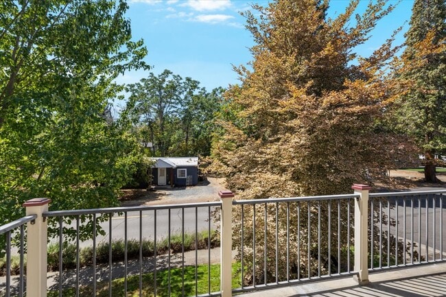 Building Photo - 100 Jackson Creek Dr
