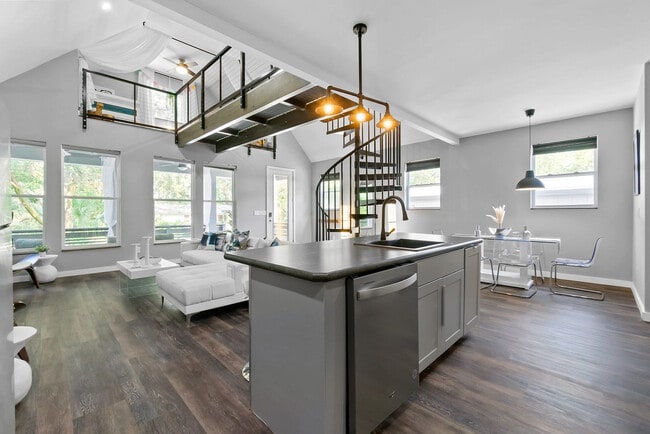 Building Photo - 52 Florida Ave