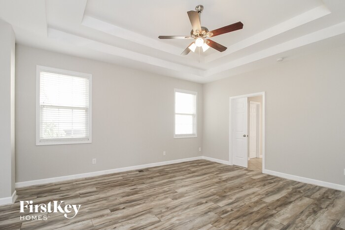 Building Photo - 5445 Stone Crossing Dr
