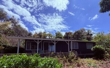Building Photo - Charming 3 bedroom 2 bathroom House