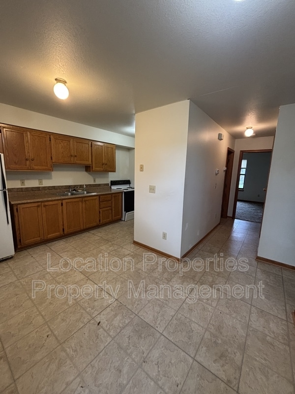 Building Photo - 945 Homewood St