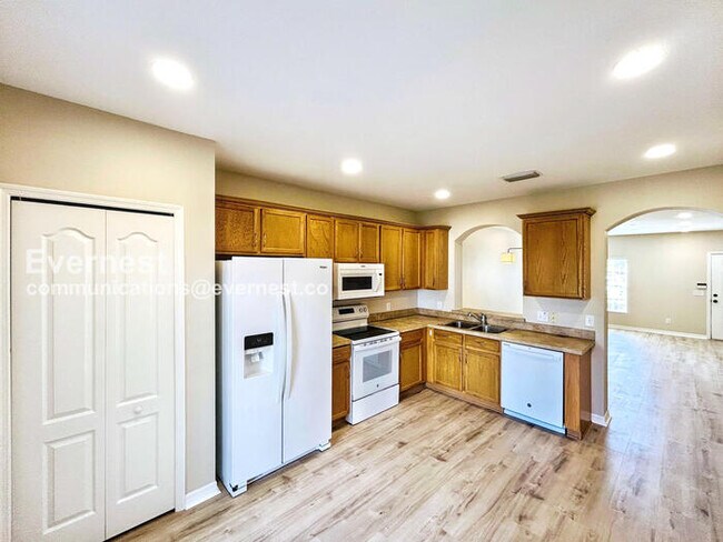 Building Photo - 16351 Swan View Cir