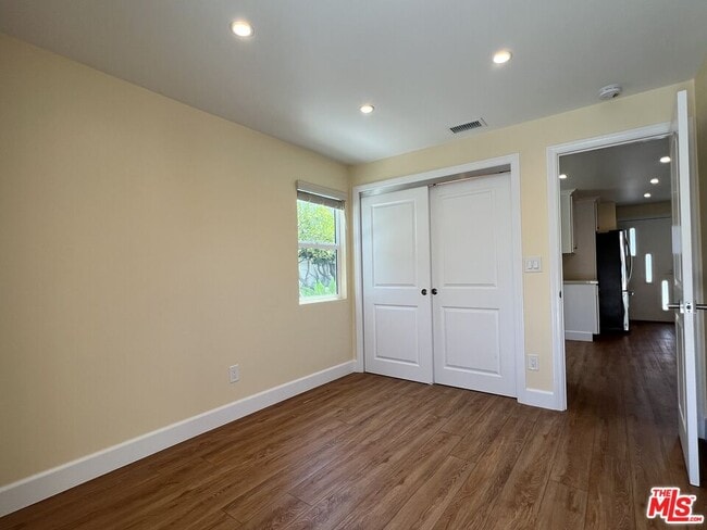 Building Photo - 3753 W 60th St