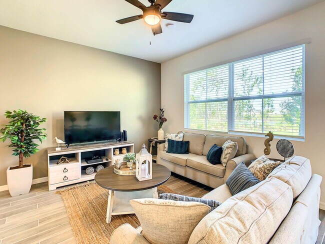 Primary Photo - 820 Longboat Dr