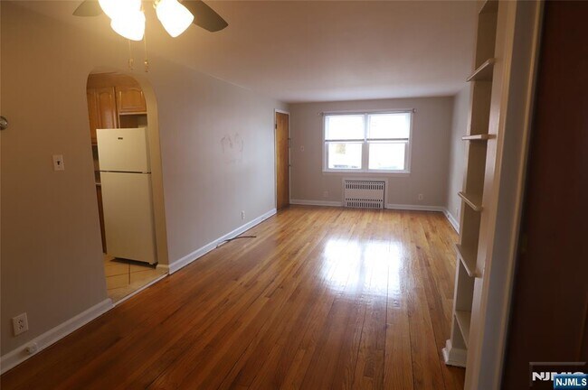 Building Photo - 46 Beech St