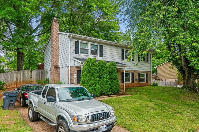 Building Photo - Charming and updated single-family home in a convenient Woodbridge location!