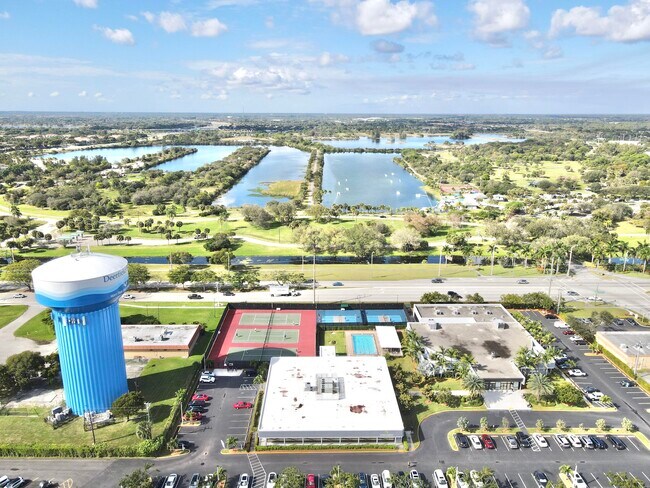 Building Photo - 3 Ventnor Dr