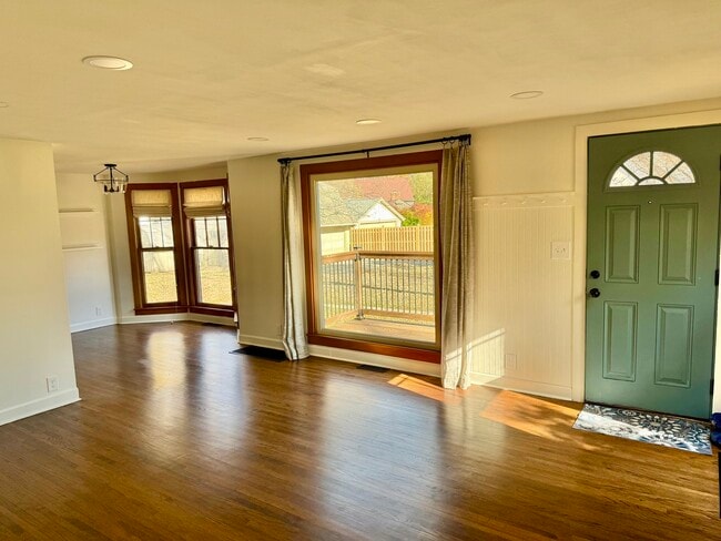 Building Photo - 4700 Teonia Woods Dr