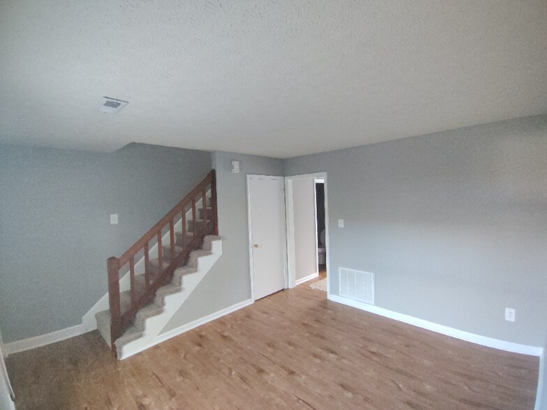 Building Photo - 14 Fonda Dr