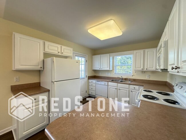 Building Photo - 812 Jennings Berry Dr